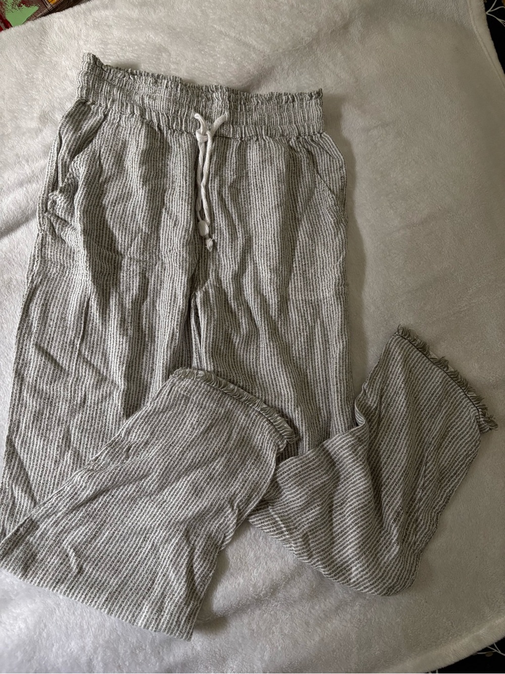 aerie Light Gray Striped Cropped Drawstring Pants